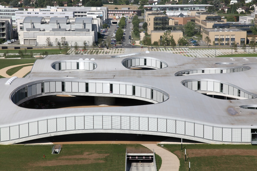 Ringlet Sammenhængende Aubergine Rolex Learning Center: An innovative roof shape with ArcelorMittal's  Cofrastra® 40